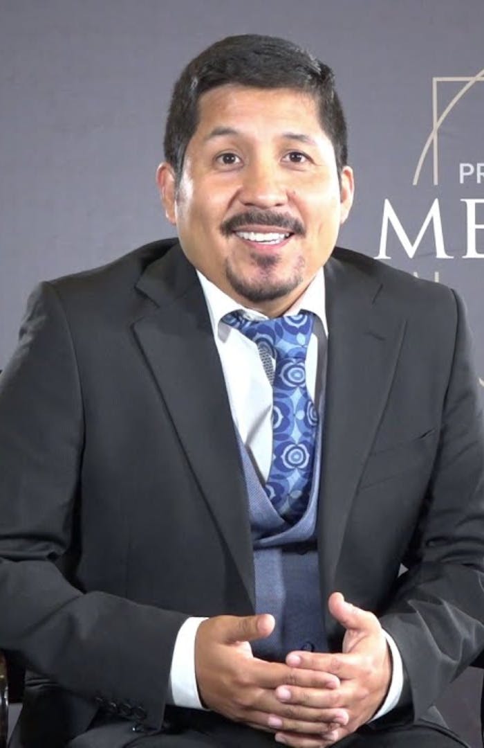 Dr. Edgar Castaneda Especialista Columna